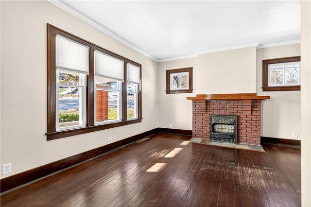 140 4th St, Chartiers, PA 15342