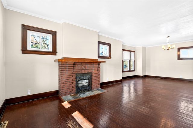 140 4th St, Chartiers, PA 15342