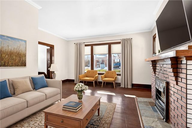 140 4th St, Chartiers, PA 15342