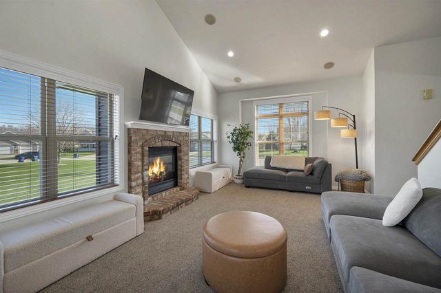 2061 W HIGGINS, De Pere, WI 54115