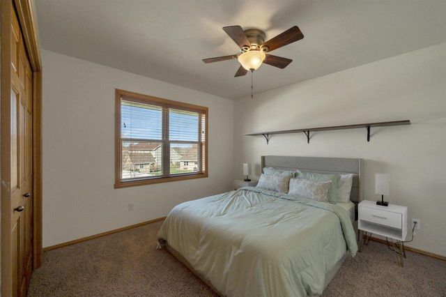 2061 W HIGGINS, De Pere, WI 54115