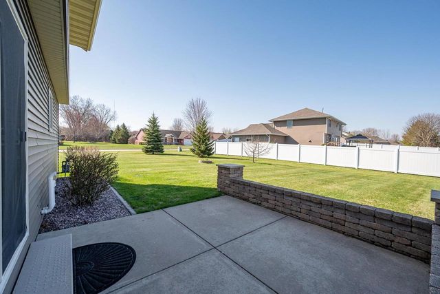 2061 W HIGGINS, De Pere, WI 54115