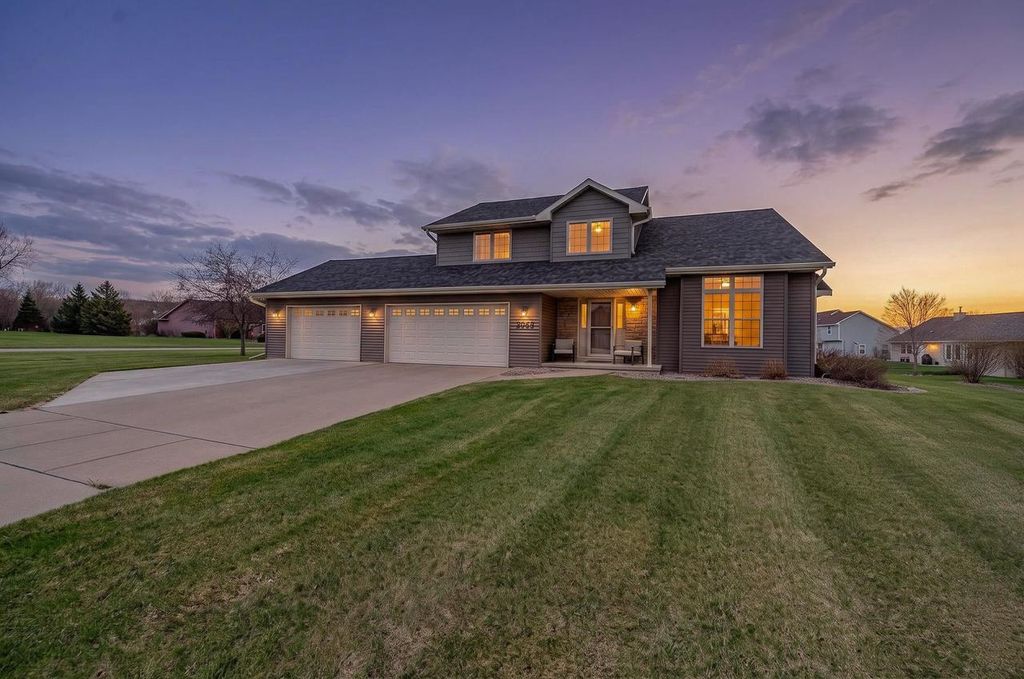 2061 W HIGGINS, De Pere, WI 54115