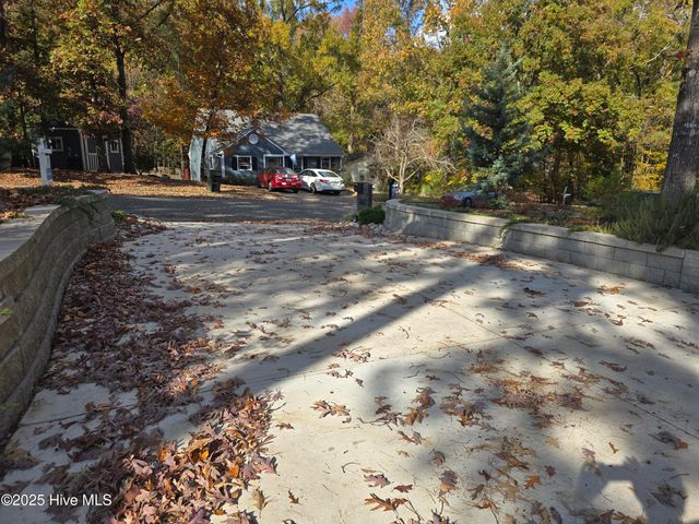 202 Elderberry Drive, Chapel Hill, NC 27517