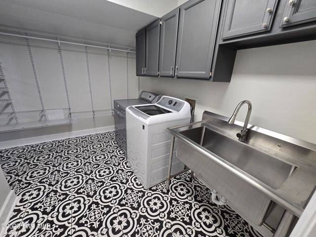 202 Elderberry Drive, Chapel Hill, NC 27517