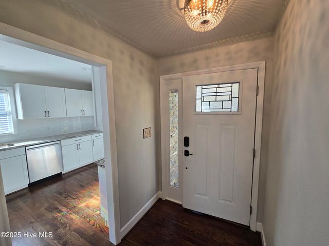 202 Elderberry Drive, Chapel Hill, NC 27517