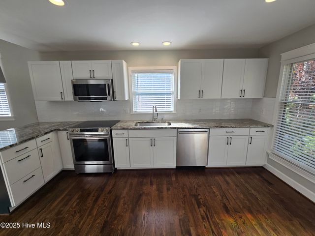 202 Elderberry Drive, Chapel Hill, NC 27517