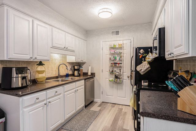 1402 Camp Road 9g, Charleston, SC 29412