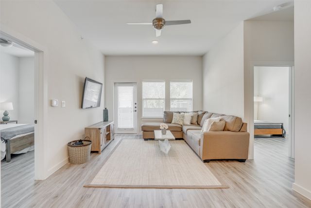 209 Wimberly Street 1-207, Fort Worth, TX 76107