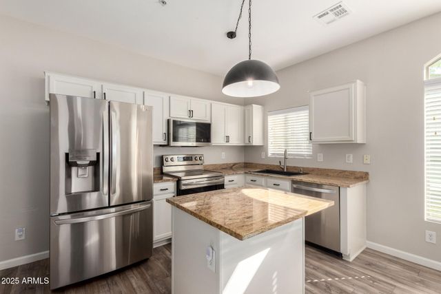 2725 E MINE CREEK Road 1010, Phoenix, AZ 85024