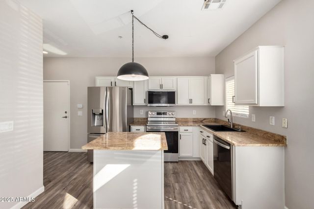 2725 E MINE CREEK Road 1010, Phoenix, AZ 85024