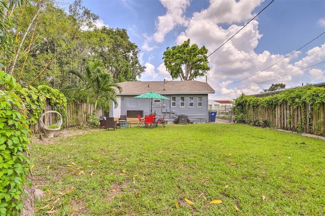 1920 NW 47th St, Miami, FL 33142
