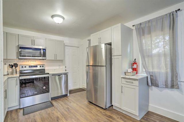 1920 NW 47th St, Miami, FL 33142