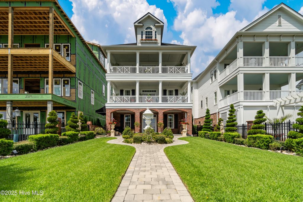 Image 2 of property listing at 458 Kensington Place, Newport, NC 28570