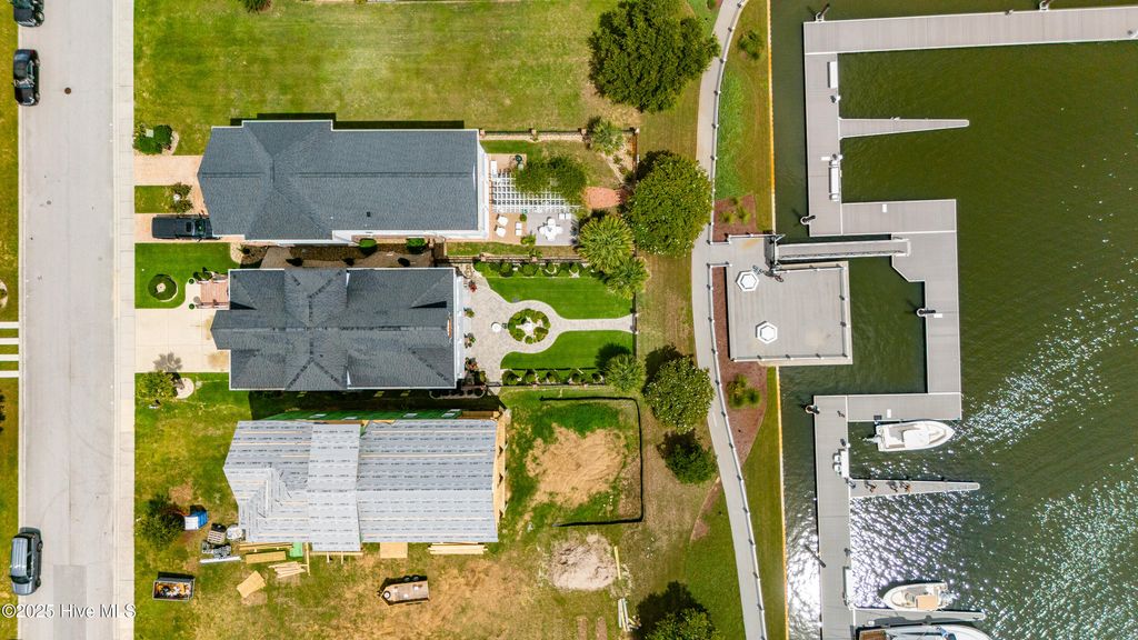 Image 7 of property listing at 458 Kensington Place, Newport, NC 28570