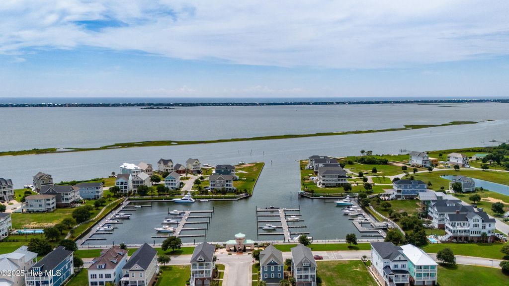 Image 9 of property listing at 458 Kensington Place, Newport, NC 28570