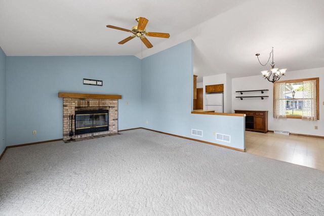 2722 Field DRIVE, Waukesha, WI 53188
