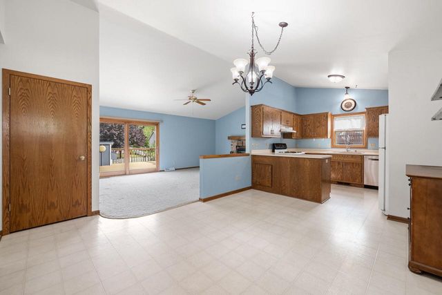 2722 Field DRIVE, Waukesha, WI 53188