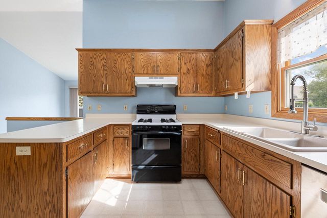 2722 Field DRIVE, Waukesha, WI 53188