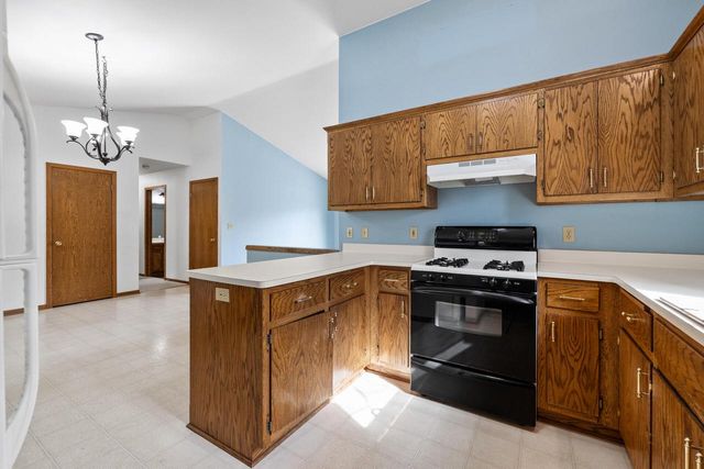 2722 Field DRIVE, Waukesha, WI 53188