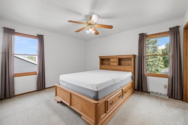 2722 Field DRIVE, Waukesha, WI 53188