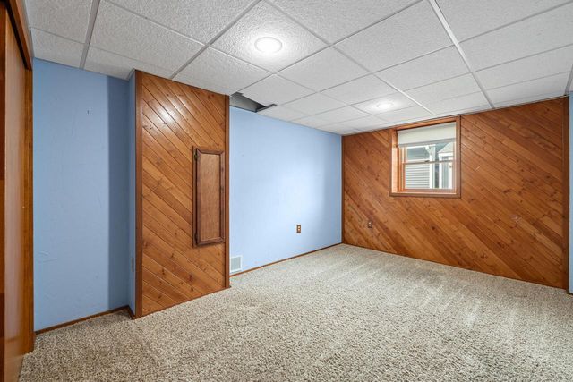 2722 Field DRIVE, Waukesha, WI 53188