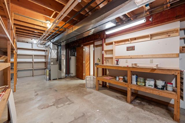 2722 Field DRIVE, Waukesha, WI 53188