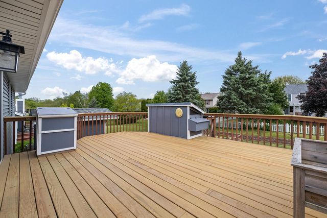 2722 Field DRIVE, Waukesha, WI 53188
