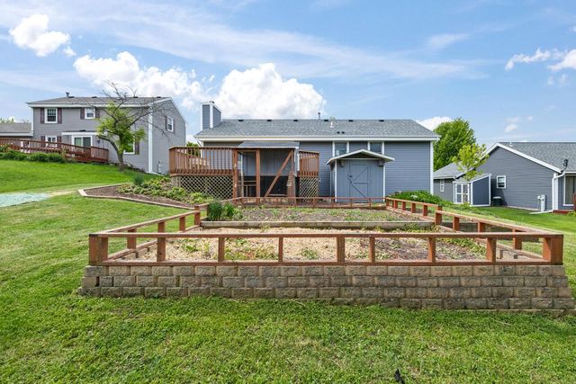 2722 Field DRIVE, Waukesha, WI 53188