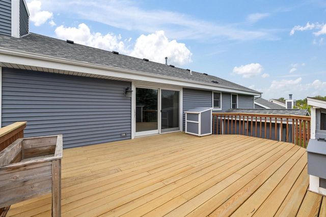 2722 Field DRIVE, Waukesha, WI 53188