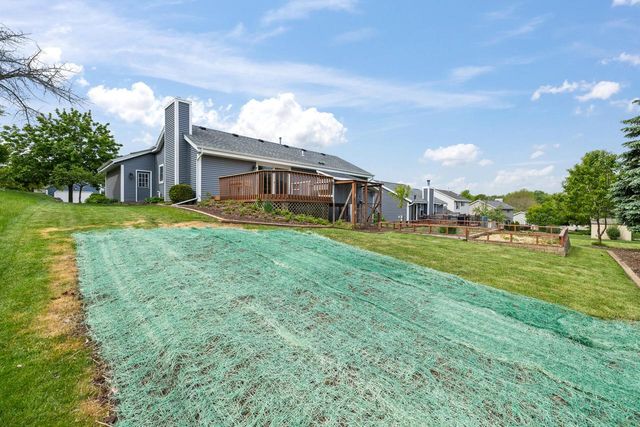 2722 Field DRIVE, Waukesha, WI 53188