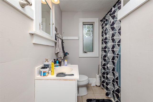 4615 Kingman Boulevard, Des Moines, IA 50311