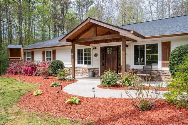 121 Willow Creek Lane, Ellijay, GA 30536