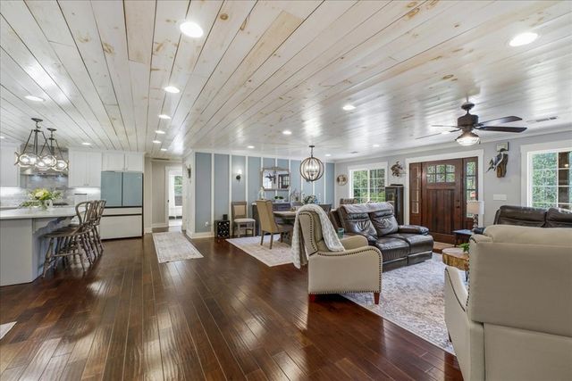 121 Willow Creek Lane, Ellijay, GA 30536