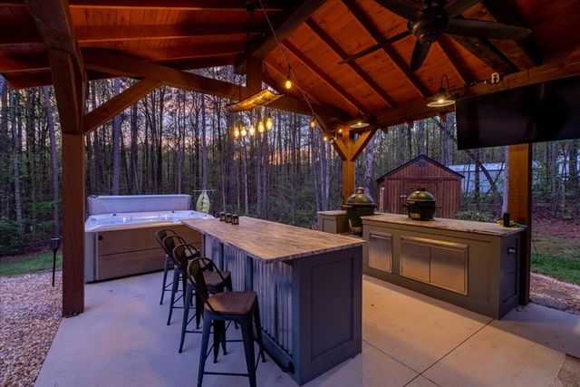 121 Willow Creek Lane, Ellijay, GA 30536