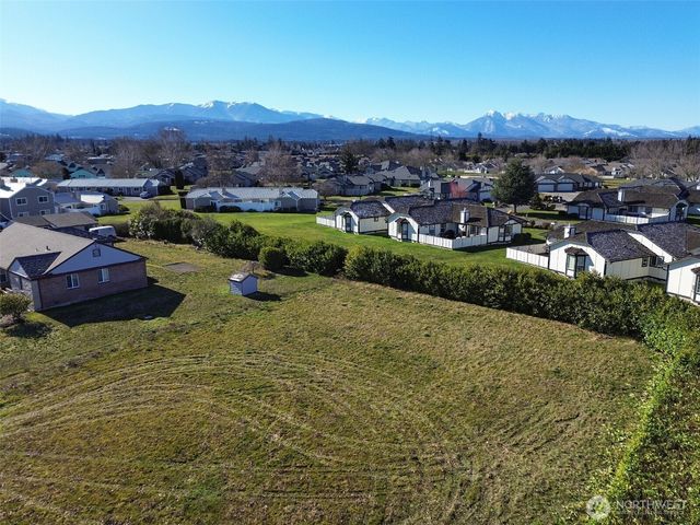 955 N 5th Avenue, Sequim, WA 98382