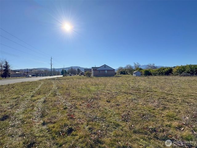 955 N 5th Avenue, Sequim, WA 98382