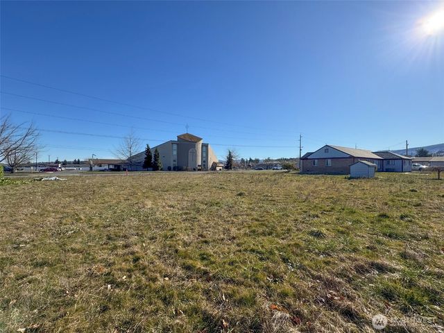 955 N 5th Avenue, Sequim, WA 98382