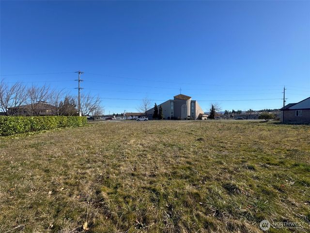 955 N 5th Avenue, Sequim, WA 98382