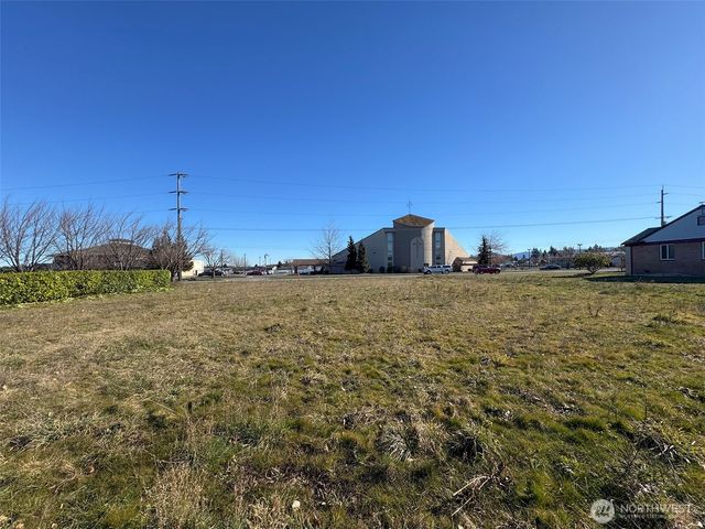 955 N 5th Avenue, Sequim, WA 98382