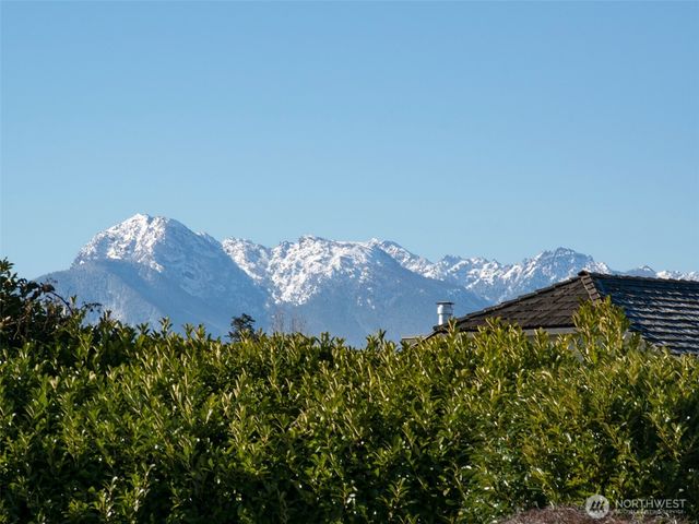 955 N 5th Avenue, Sequim, WA 98382