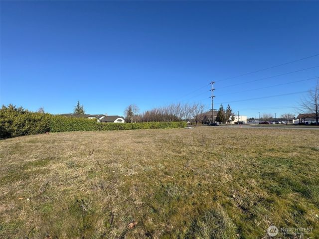 955 N 5th Avenue, Sequim, WA 98382