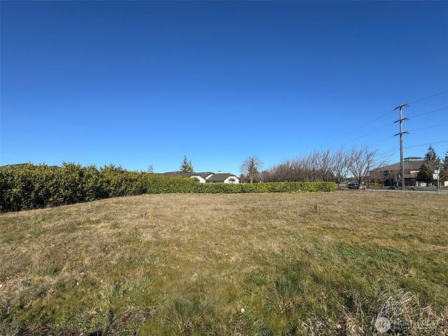 955 N 5th Avenue, Sequim, WA 98382