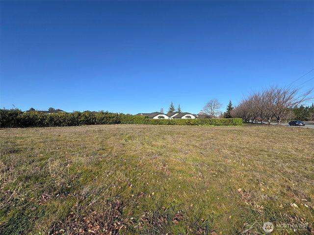 955 N 5th Avenue, Sequim, WA 98382