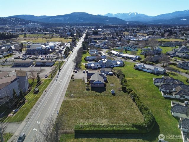 955 N 5th Avenue, Sequim, WA 98382