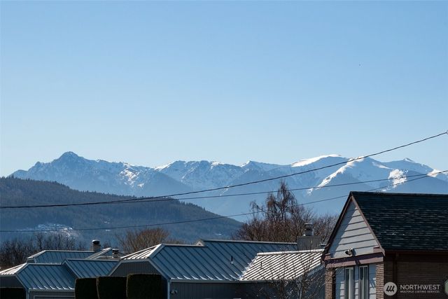 955 N 5th Avenue, Sequim, WA 98382