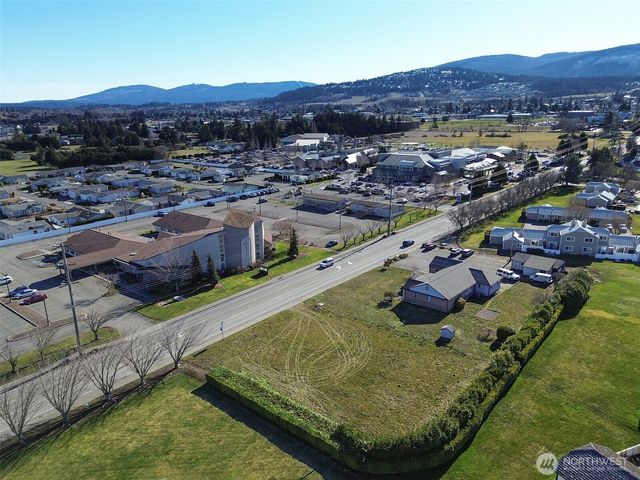 955 N 5th Avenue, Sequim, WA 98382