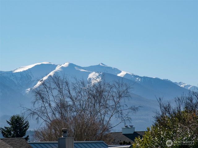 955 N 5th Avenue, Sequim, WA 98382