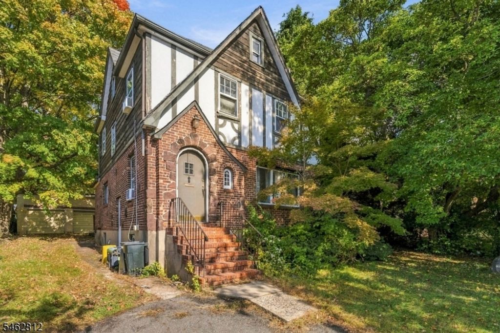 19 W Bayview Ave, Englewood Cliffs Boro, NJ 07632 — exterior