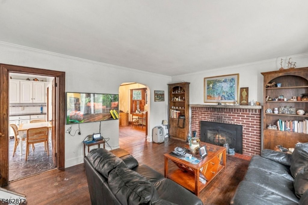 19 W Bayview Ave, Englewood Cliffs Boro, NJ 07632 — photo 2